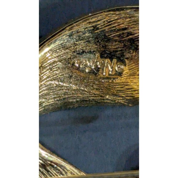 Napier Vintage Gold-Tone Twisted Knot Brooch Pin Textured Elegant Statement 1.5” - Picture 6 of 6